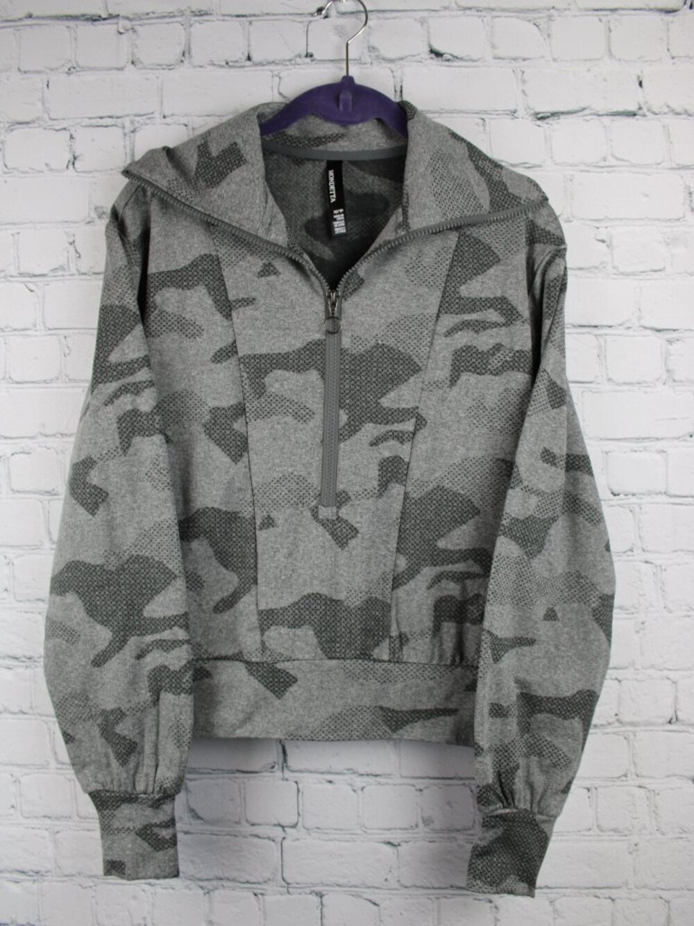 Mondetta Size XS Women's Cropped Gray Camo Half-Zip Sweatshirt